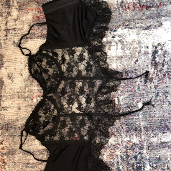 Vintage lace corset - Picture 2 of 3